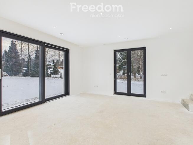 Nowoczesny dom z dużą działką w otoczeniu lasu!