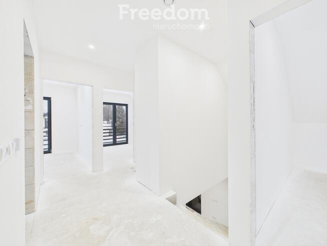 Nowoczesny dom z dużą działką w otoczeniu lasu!