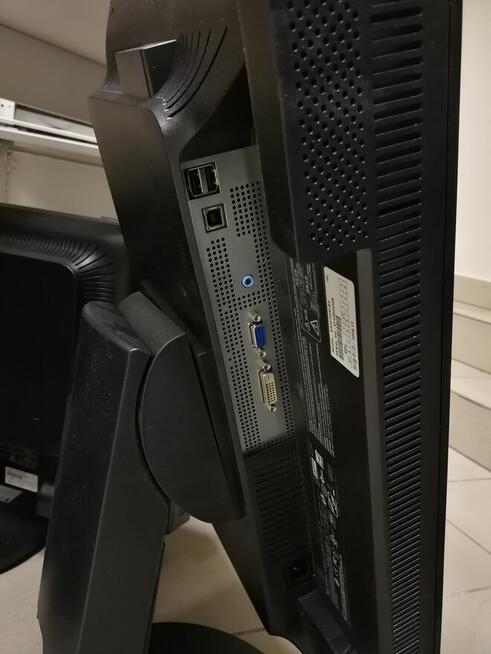 NEC MultiSync 24 monitor full hd usb hub pivot