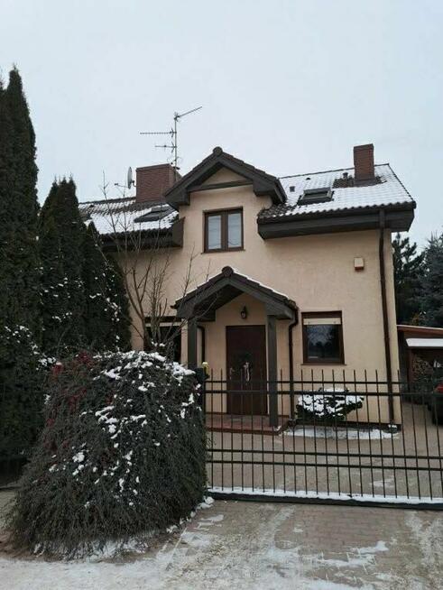 Dom bliźniaczy w Luboniu