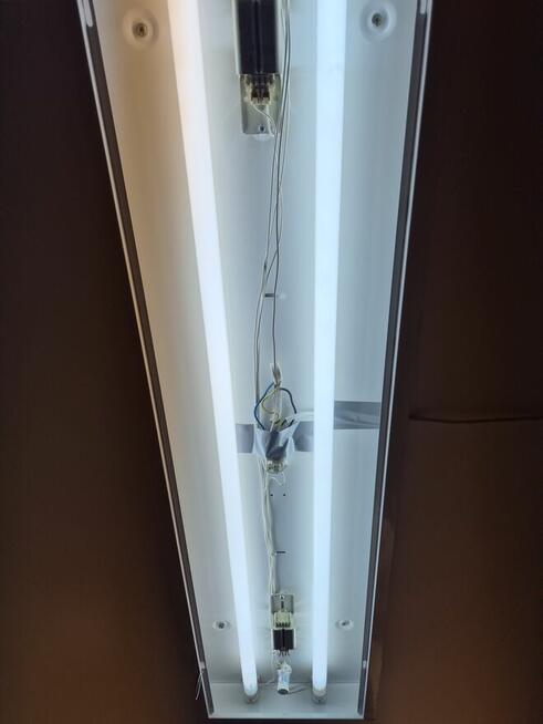 sprzedam oprawy rastrowe poniżej wartości samych świetlówek