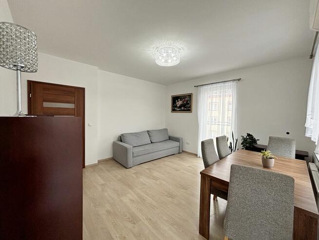 Przestronne, rozkładowe 2 pok. z balkonem / klimatyzacja