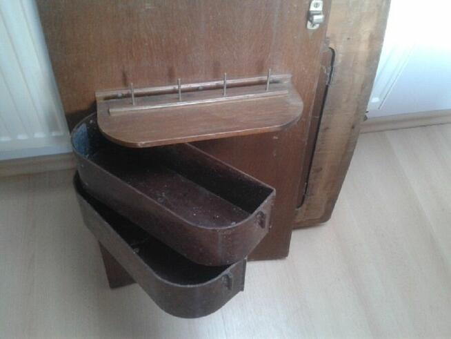 Maszyna do szycia firmy Kohler z szafką