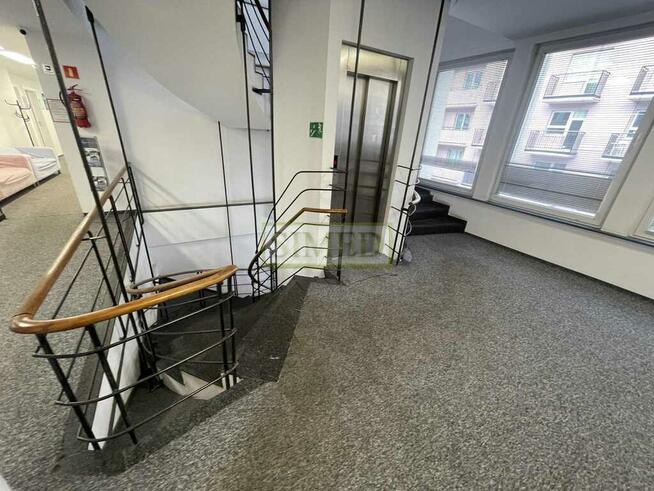 Metro , recepcja i dostęp 24h , ochrona, parking