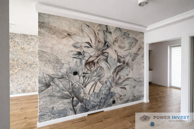 Dom z ogródkiem, garażem i miejscem postojowym