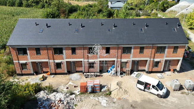 DOM szereg środkowy 102,50m2 z działką 148m2m2, Iwiny Siechnice