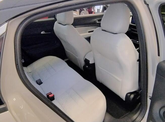 Fiat 600 1.2DCT 110KM La Prima Kremowy Cappucino z czarnym dachem