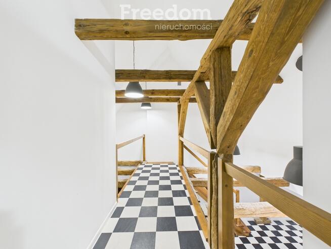 Dwupoziomowe mieszkanie z antresolą