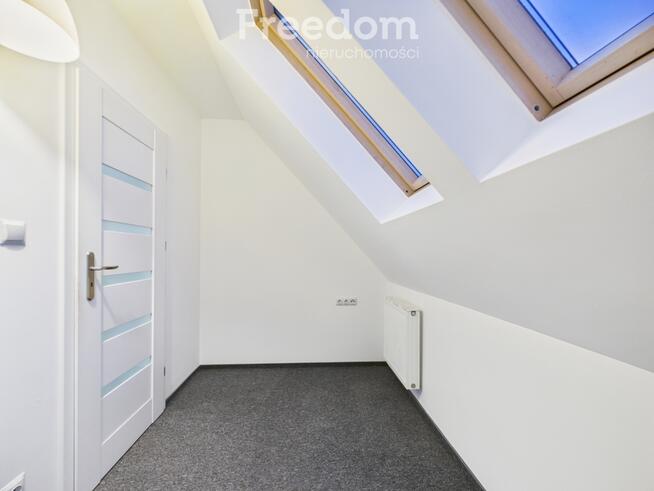 Dwupoziomowe mieszkanie z antresolą