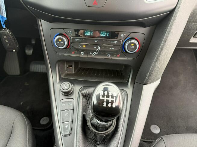 Ford Focus 1.5 LED Navi Grzana szyba + fotele Alu Serwis ASO Bezwyp Opłacony