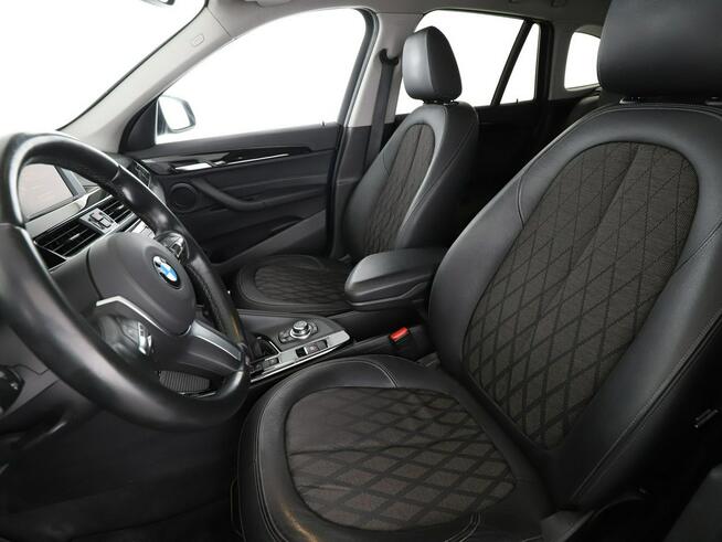 BMW X1 4x4 automat półskóra klima auto navi grzane fotele czujniki parkowania
