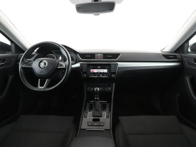 Škoda Superb Ambition automat 150KM navi PDC climatronic niski przebieg grzane fote