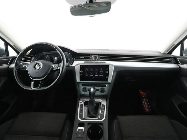 Volkswagen Passat DSG navi kamera i czujniki parkowania klima auto grzane fotele