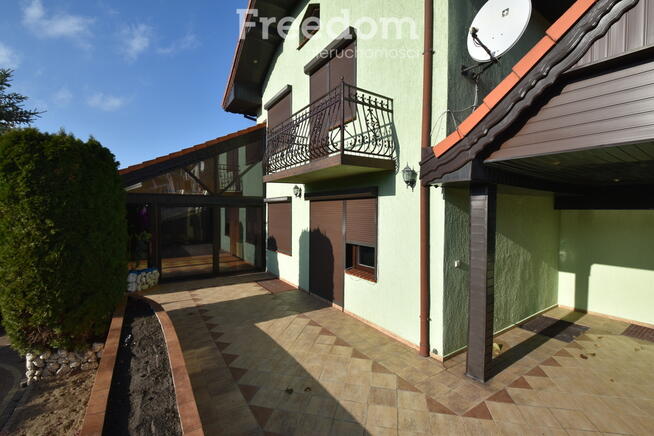 Duży dom 300 m2/3 mieszkania/pod najem/ogród/garaż