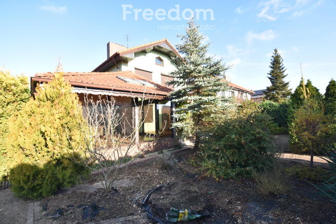 Duży dom 300 m2/3 mieszkania/pod najem/ogród/garaż