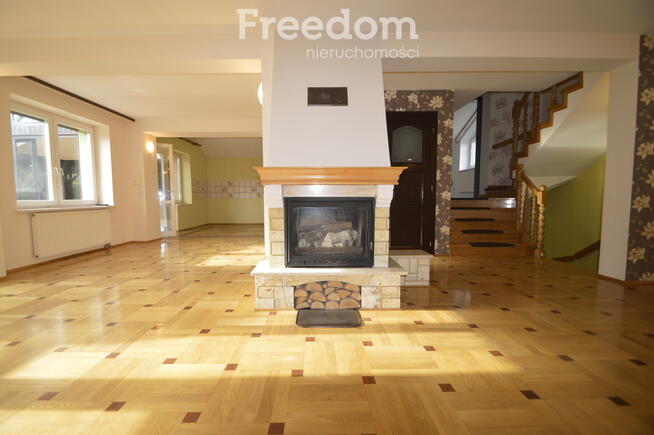 Duży dom 300 m2/3 mieszkania/pod najem/ogród/garaż