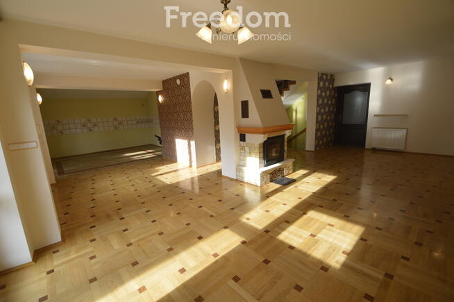Duży dom 300 m2/3 mieszkania/pod najem/ogród/garaż