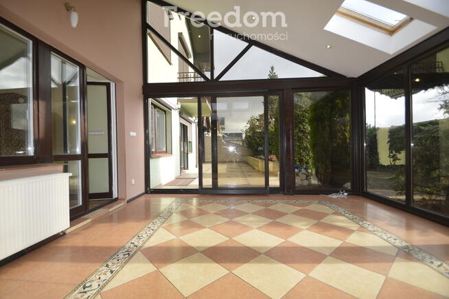 Duży dom 300 m2/3 mieszkania/pod najem/ogród/garaż