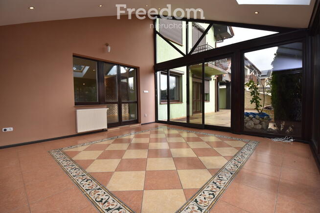 Duży dom 300 m2/3 mieszkania/pod najem/ogród/garaż