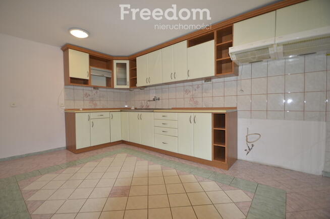 Duży dom 300 m2/3 mieszkania/pod najem/ogród/garaż