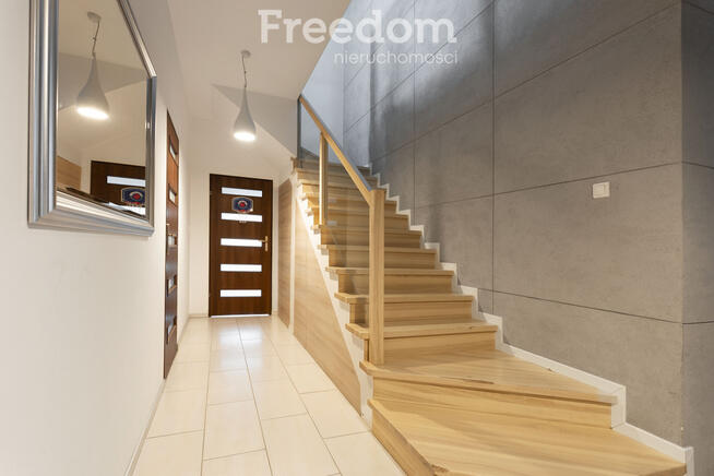 Przestronny dom na dużej działce Lesznowola