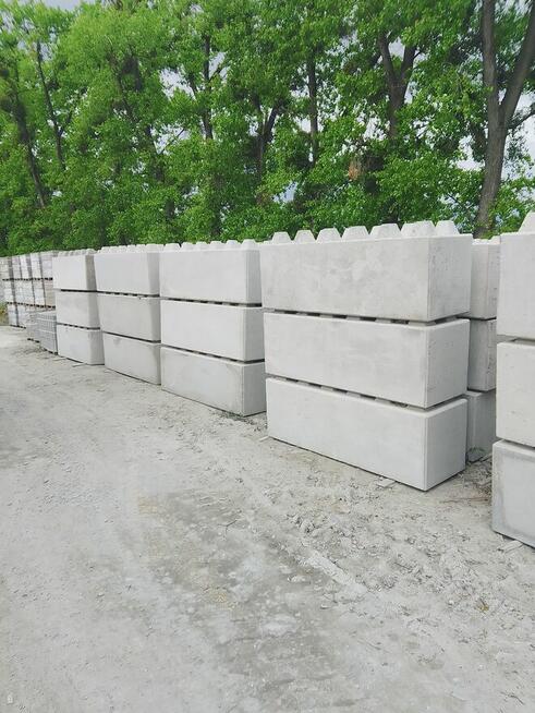 Bloki betonowe typu LEGO mury oporowe boksy zasieki