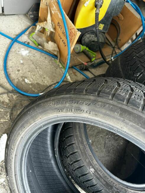 Opony Zimowe 245/40R18