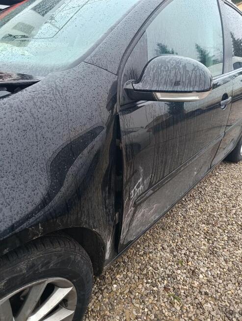 Volkswagen Golf V uszkodzony