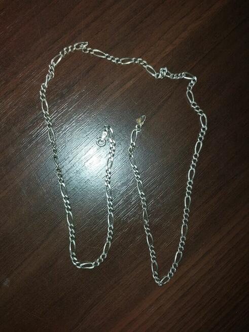 Sprzedam szkatułkę z zawartością