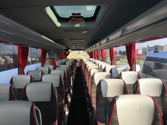 WYNAJEM BUSÓW I AUTOKARÓW