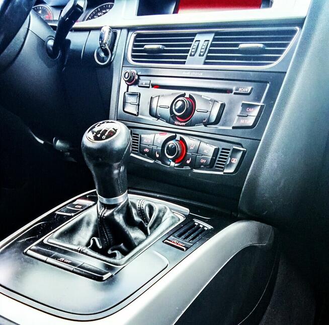 Audi a4 B8 kombi model 2011