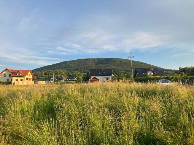 Sprzedam działkę budowlaną z mediami 10ar Zasań