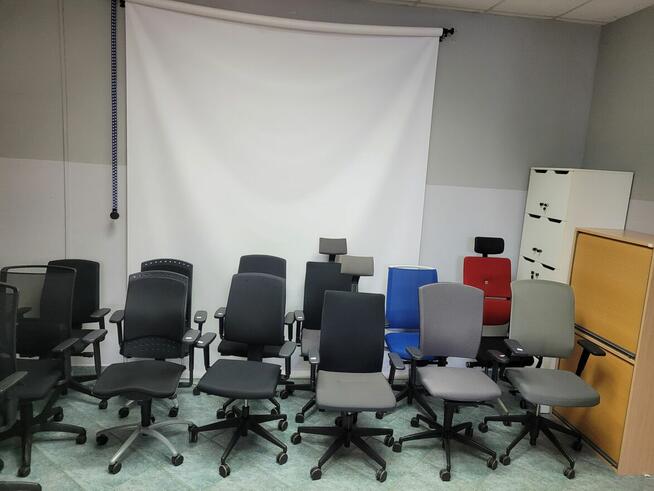 Meble biurowe używane ( biurka , szafy , krzesła , fotele )