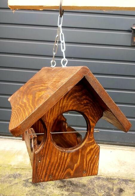 Karmnik do zawieszenia