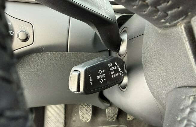 Audi A4 2.0TDI 177KM Manual Bixenon Climatronic Led Navi Pano Chromy Alu 17