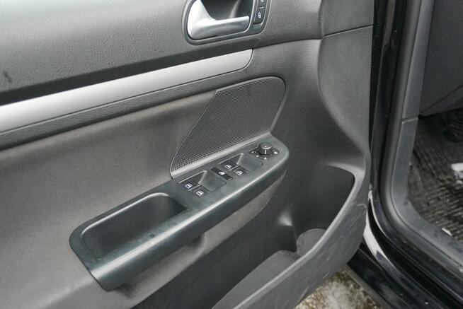 Volkswagen Golf Variant polski salon