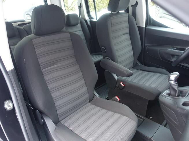 Opel Combo 1,5D Ledy Alu Klimatronik CarPlay Opłacony VIP Gwarancja