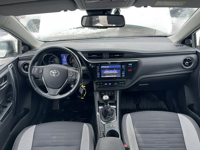Toyota Auris Klimatronik Podgrzewanie Tempomat Czujniki park. 132KM