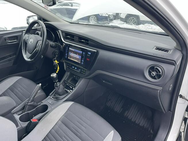 Toyota Auris Klimatronik Podgrzewanie Tempomat Czujniki park. 132KM
