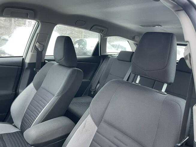 Toyota Auris Klimatronik Podgrzewanie Tempomat Czujniki park. 132KM