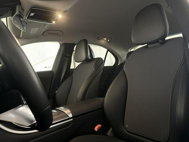 Mercedes-Benz C180 Avantgarde 1,5 benzyna (170 KM) FV VAT Salon PL