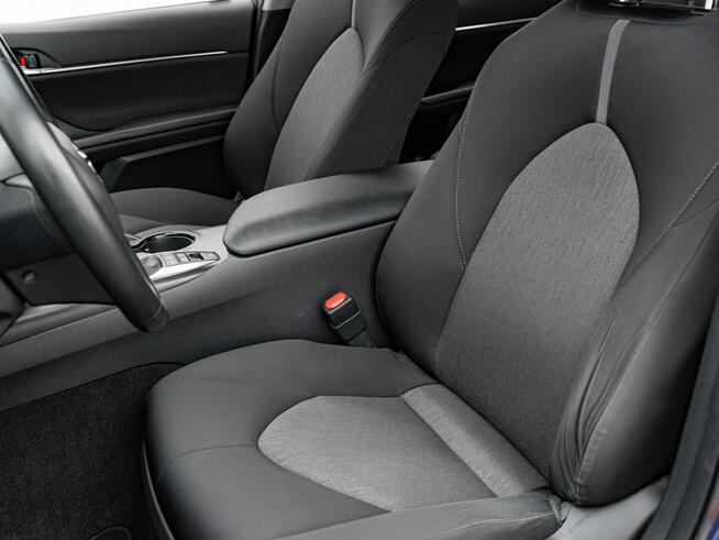 Toyota Camry WJ3205L#2.5 Hybrid Comfort CVT K.cofania 2 stref klim Salon PL VAT 23%