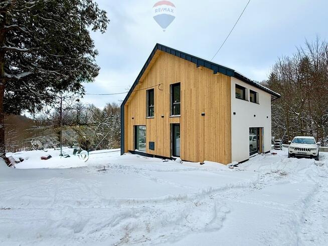 Nowoczesny dom w stylu „stodoła” w Straconce