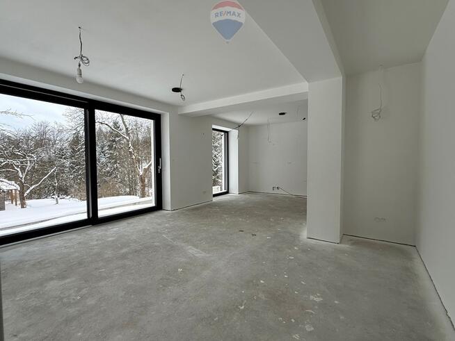 Nowoczesny dom w stylu „stodoła” w Straconce