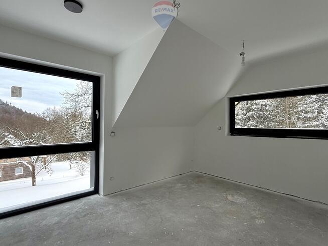 Nowoczesny dom w stylu „stodoła” w Straconce