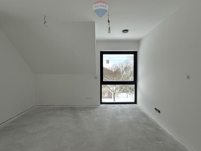 Nowoczesny dom w stylu „stodoła” w Straconce