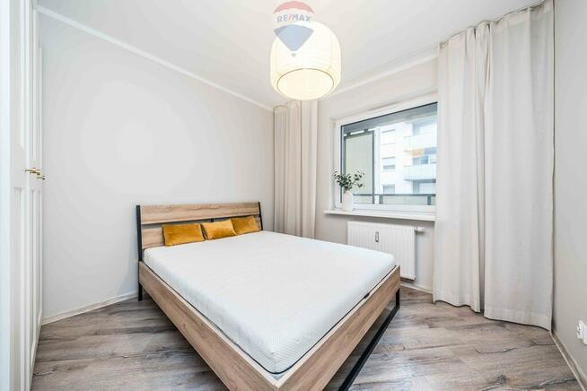 2 pokoje z balkonem i miejscem w hali garażowej