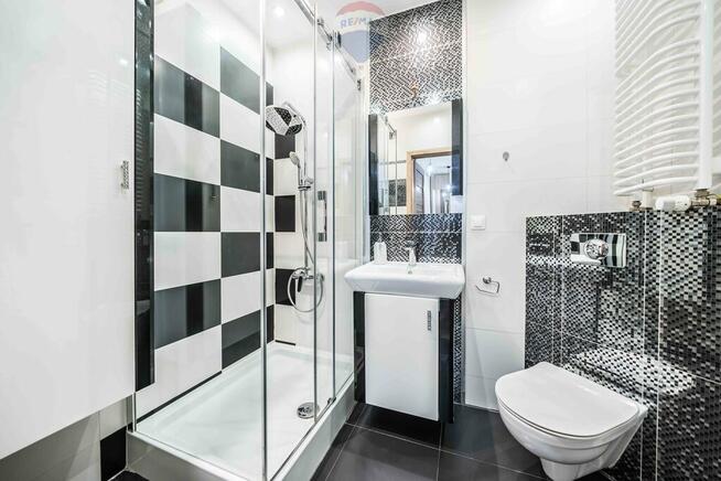 2 pokoje z balkonem i miejscem w hali garażowej