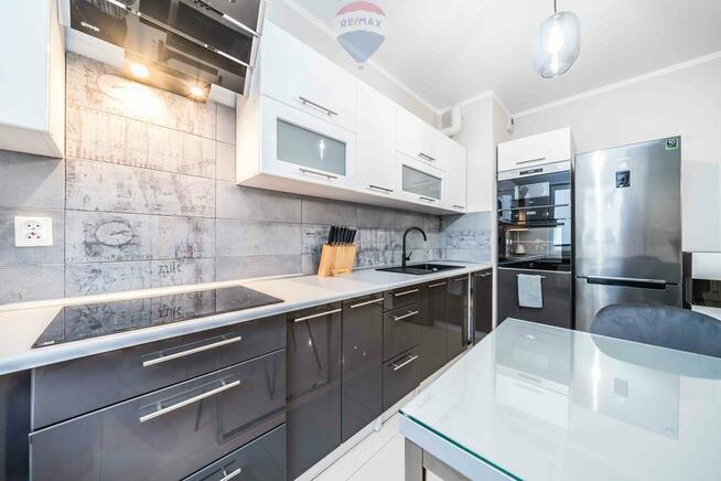 2 pokoje z balkonem i miejscem w hali garażowej