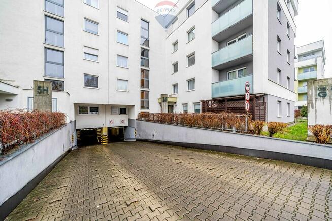 2 pokoje z balkonem i miejscem w hali garażowej